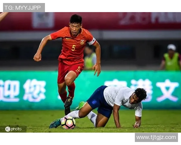 成都飞盘队防守策略解析与战术运用探讨